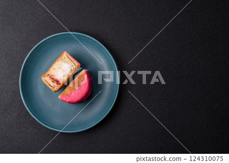 Round sweet New York roll croissant with raspberry cream filling Round sweet New York roll croissant with raspberry cream filling 124310075