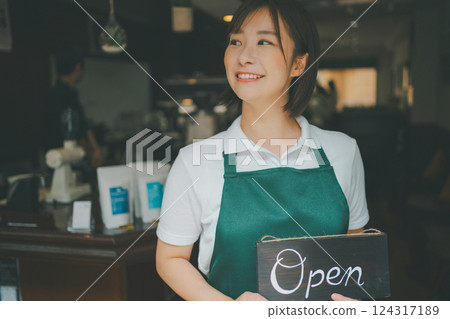 coffee shop, cafe, cafeteria 124317189