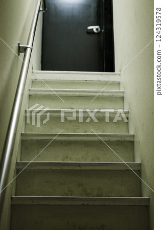 Retro multi-tenant building: Stairs leading to the door Retro multi-tenant building: Stairs leading to the door 124319578