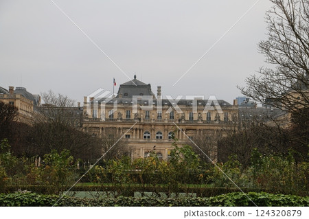 Palais Royal, located next to the Louvre 124320879