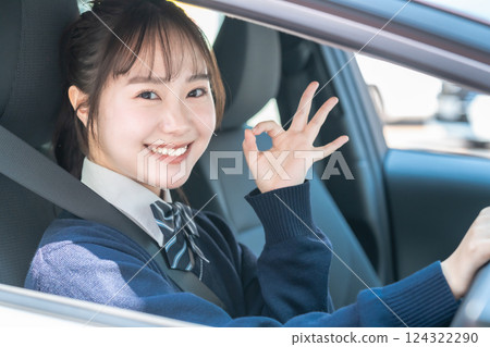 高中生在駕訓班考取普通駕照 124322290