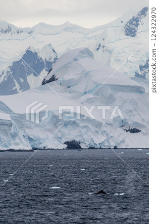 Landscape of the Antarctic Peninsula Landscape of the Antarctic Peninsula 124322970