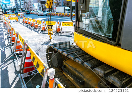 Tokyo National Route 15 under construction, around Sengakuji Station, March 2025, light color Tokyo National Route 15 under construction, around Sengakuji Station, March 2025, light color 124325561