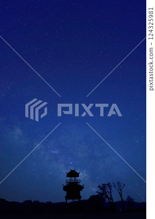 Karako-Kagi Ruins Watchtower Milky Way 124325981