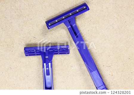 Disposable razors 124328201