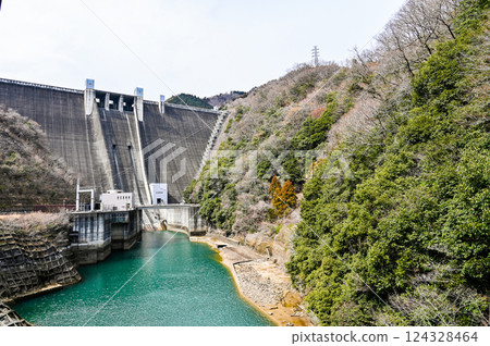 Miyagase Dam in Kanagawa Prefecture 124328464