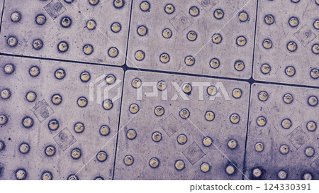 Braille block 124330391
