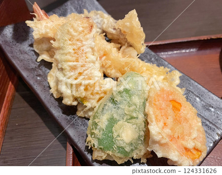 蝦子和蔬菜天婦羅 124331626