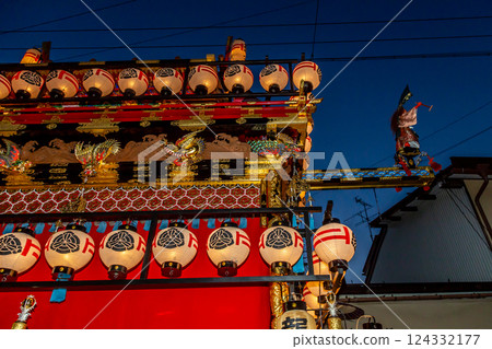 春季高山祭夜 花車與燈籠 飛驒高山 4月 124332177