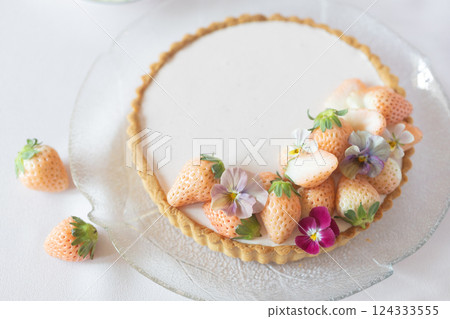 Strawberry mousse tart Strawberry mousse tart 124333555