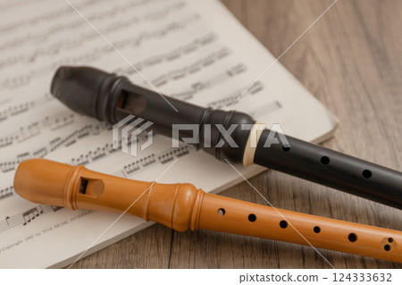 Sheet music and recorders: Soprano recorder and sopranino recorder Sheet music and recorders: Soprano recorder and sopranino recorder 124333632