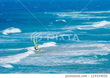 Enjoy windsurfing in the sea at Kirara Taki Roadside Station, Shimane Prefecture Enjoy windsurfing in the sea at Kirara Taki Roadside Station, Shimane Prefecture 124334030