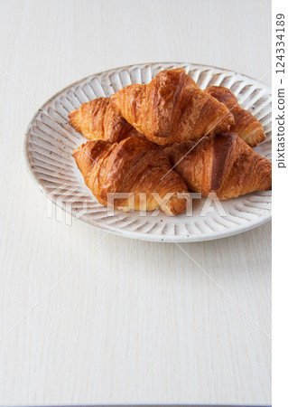Freshly baked croissant Freshly baked croissant 124334189