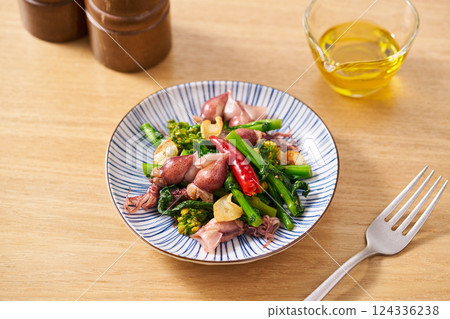 蒜蓉螢魷油菜花 蒜蓉螢魷油菜花 124336238