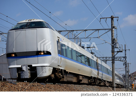 運行於東海道本線的683系特快列車雷鳥12號 運行於東海道本線的683系特快列車雷鳥12號 124336371