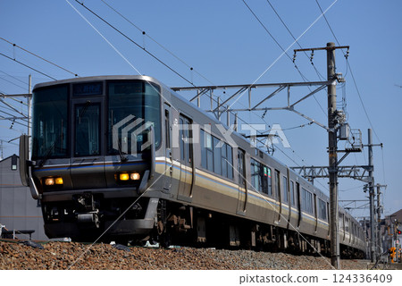 東海道本線223系特急列車 124336409