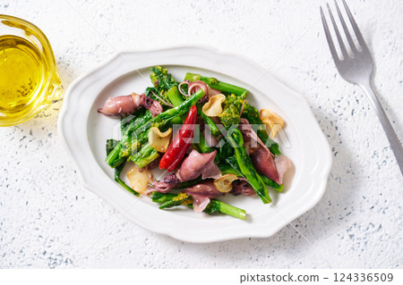 蒜蓉螢魷油菜花 124336509