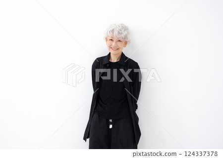 Stylish senior woman with gray hair 124337378