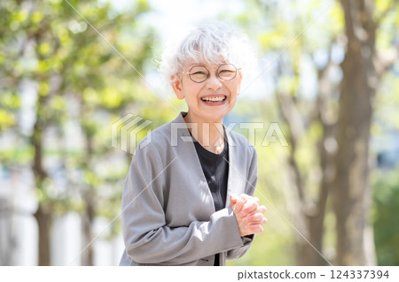 Senior woman business fresh greenery 124337394