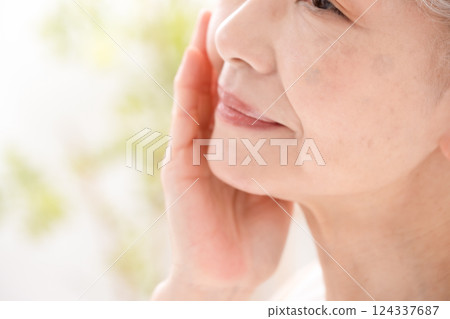 Beauty Senior women Nasolabial folds 124337687