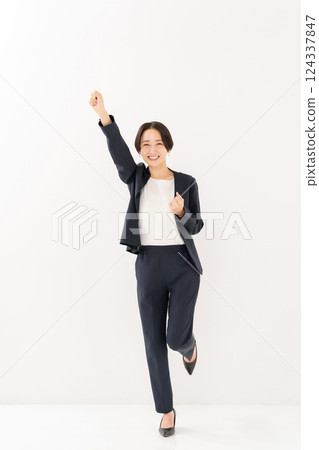 女性商務全身拳頭泵 124337847
