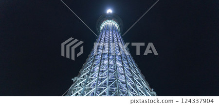 "Tokyo" Night view of Tokyo Skytree from Tokyo Solamachi 124337904