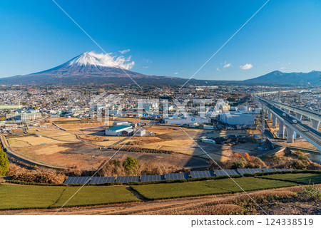[靜岡縣] 茶園、新東名高速公路、富士山 124338519