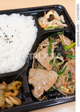 Delicious stir-fried levanilla bento Delicious stir-fried levanilla bento 124338891