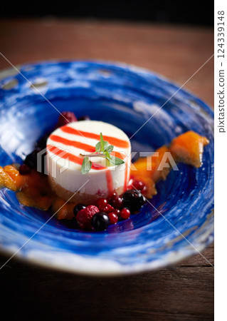 Close up Mix berry cheese cake Close up Mix berry cheese cake 124339148