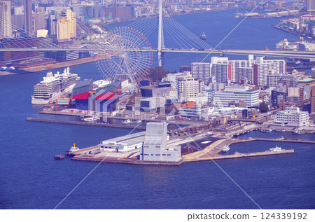 從大阪府咲洲廳舍（Cosmo Tower）的瞭望台望去的海灣地區 124339192
