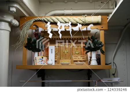 戰艦三笠號上的三笠神社 戰艦三笠號上的三笠神社 124339246