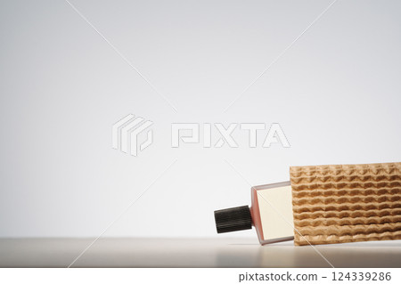 Blank beauty product in recycled delivery packaging 124339286