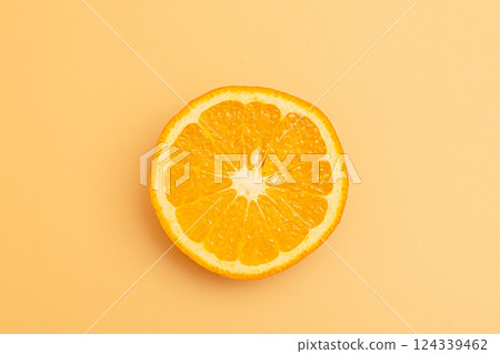 紅色夏橘的橫斷面 紅色夏橘的橫斷面 124339462