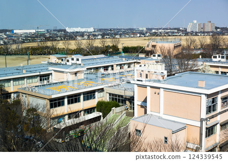埼玉県立所沢北高中校舍 124339545