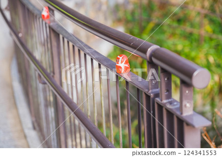 [Katsuo-ji Temple] A small and cute daruma figurine 124341553