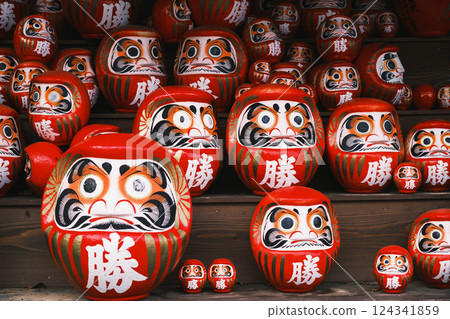 [Katsuoji Temple] Many winning daruma dolls 124341859