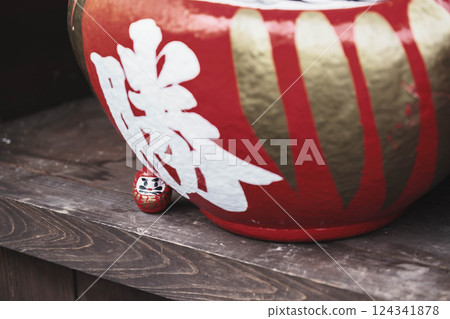 [Katsuoji Temple] Winning Daruma 124341878