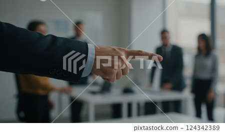 handshake of business people 124342389