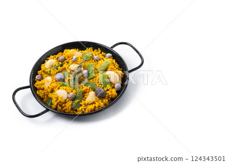 Traditional Valencian paella with rabbit, chicken, garrofon beans, snails, Moroccan green beans and saffron isolated on white background 124343501