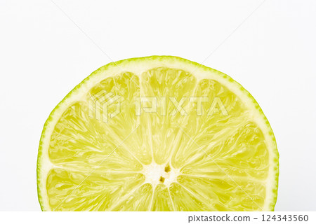 新鮮的石灰 124343560