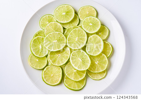 新鮮的石灰 124343568