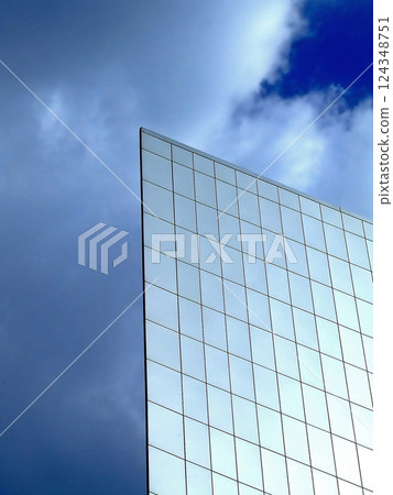 Flat wall 124348751