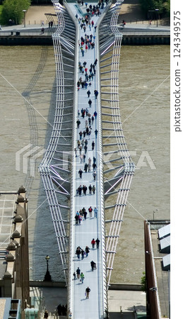 Millennium bridge 124349575