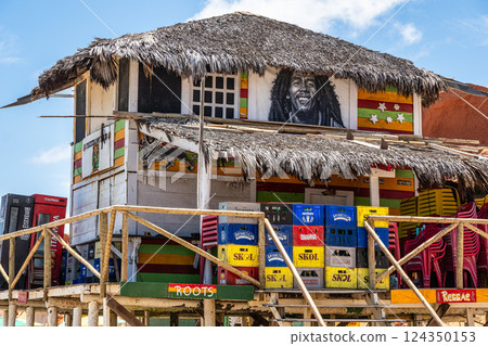 Famous barracas, bars and restaurants at Canoa Quebrada Beach, B 124350153