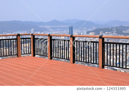 Hiroshima cityscape (view from the top of Mount Kogane) 124351995