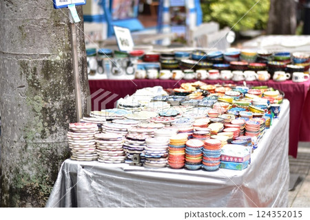 過道上的產品 124352015