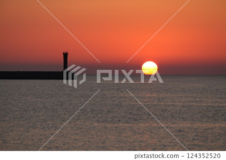 在日本海的日落 124352520