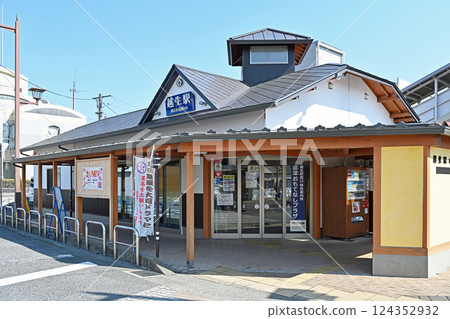 Ogose Station, Iruma County, Saitama Prefecture 124352932