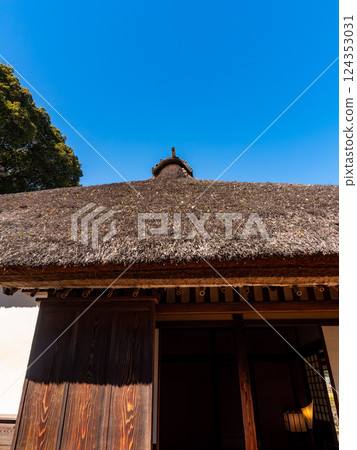 Traditional Japanese Houses: A quaint view of a samurai residence Traditional Japanese Houses: A quaint view of a samurai residence 124353031