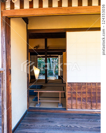 Traditional Japanese Houses: A quaint view of a samurai residence Traditional Japanese Houses: A quaint view of a samurai residence 124353036
